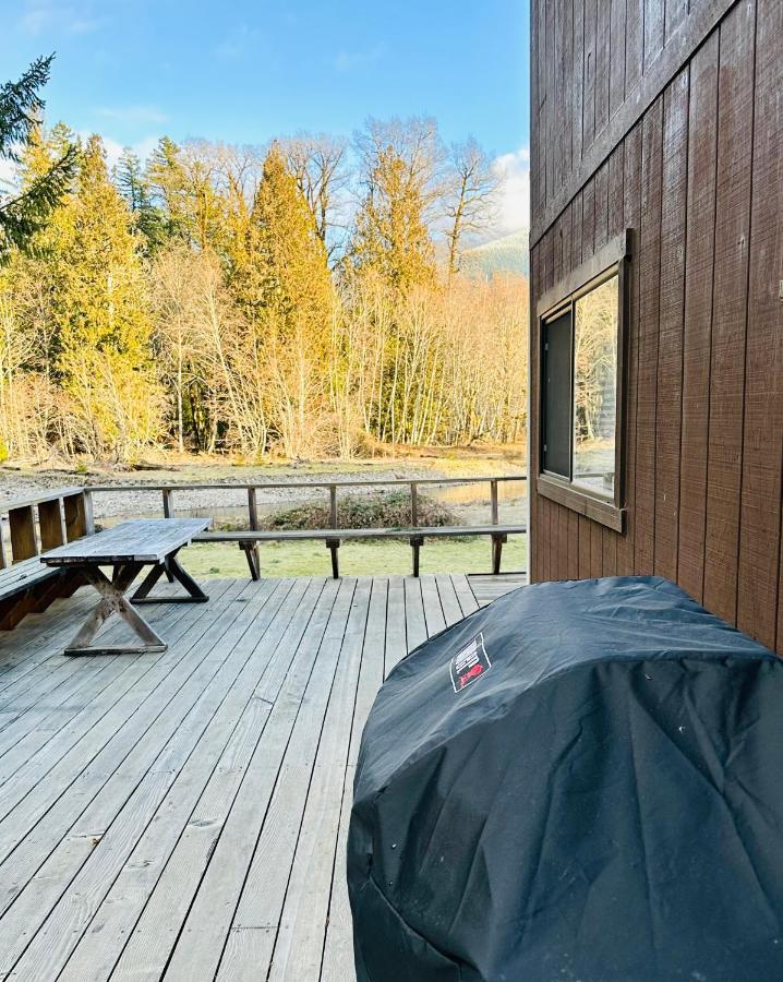 Waterfront Cabin At White Pass And Mount Rainier National Park Packwood Exterior photo